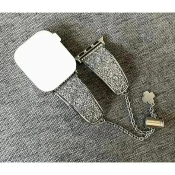 Elegant Rhinestone Apple Watch Band - Picture 1 of 4